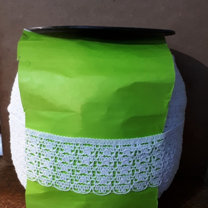 Puntilla de algodon 5.85 cm x 50 mts