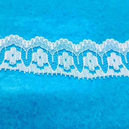 Puntilla de nylon 2 cm x 20 yd.