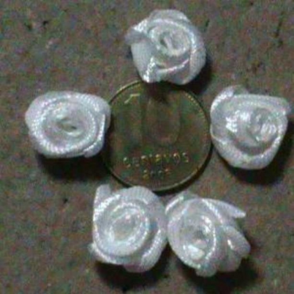 Flor rococo chica s/hoja  x 100 unid