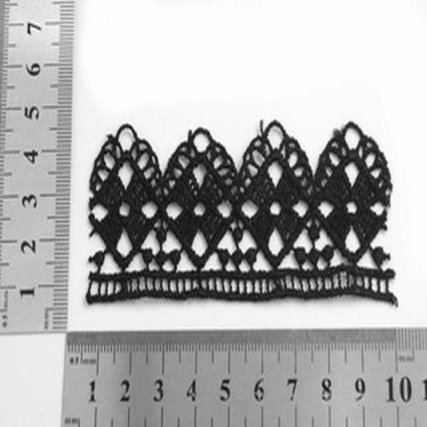Guipure pol. 4 cm negro rombo x 151 yd