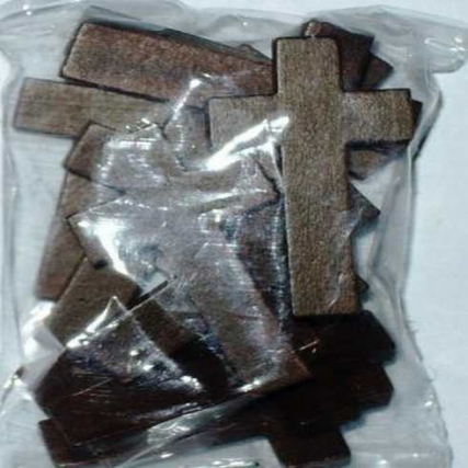 Cruz de madera grande x 25 unid