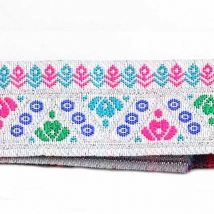 Galon bordado 2.5 cm bco x 11 yd